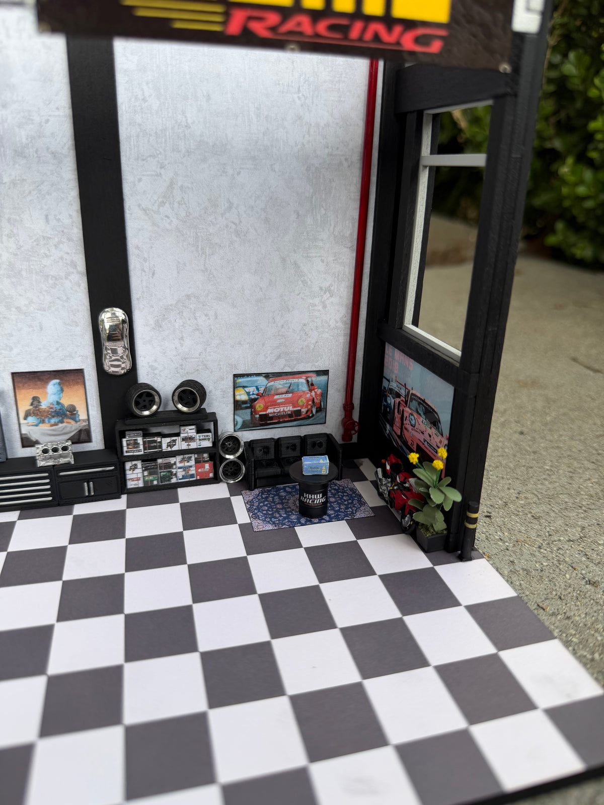 Shop Garage Diorama